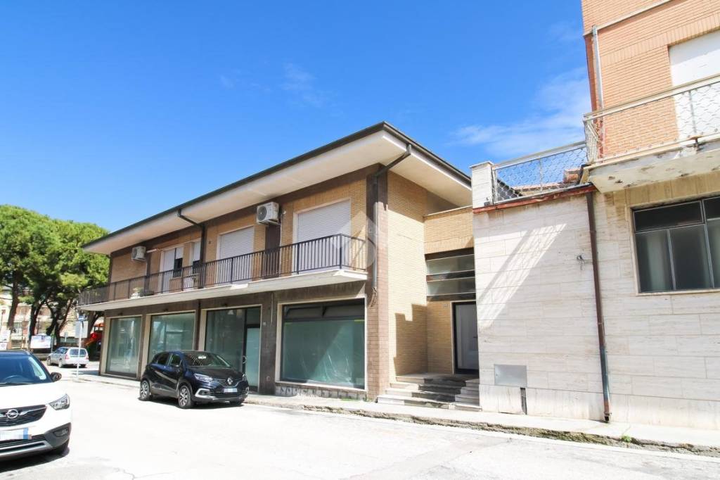 negozio in vendita a Porto Sant'Elpidio