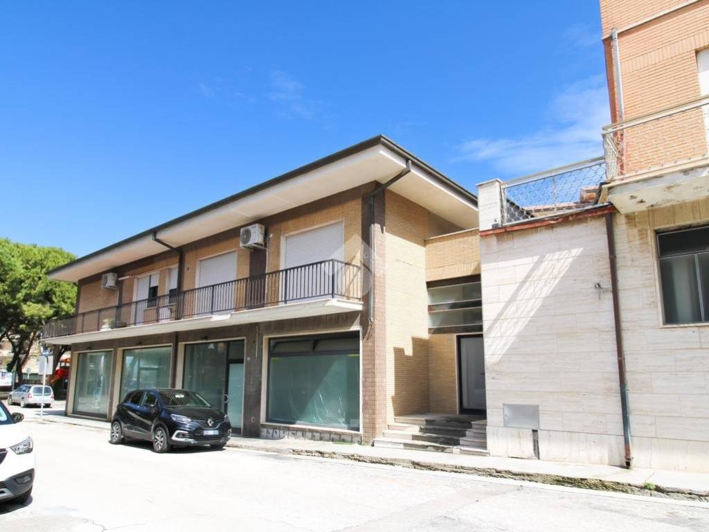 negozio in vendita a Porto Sant'Elpidio