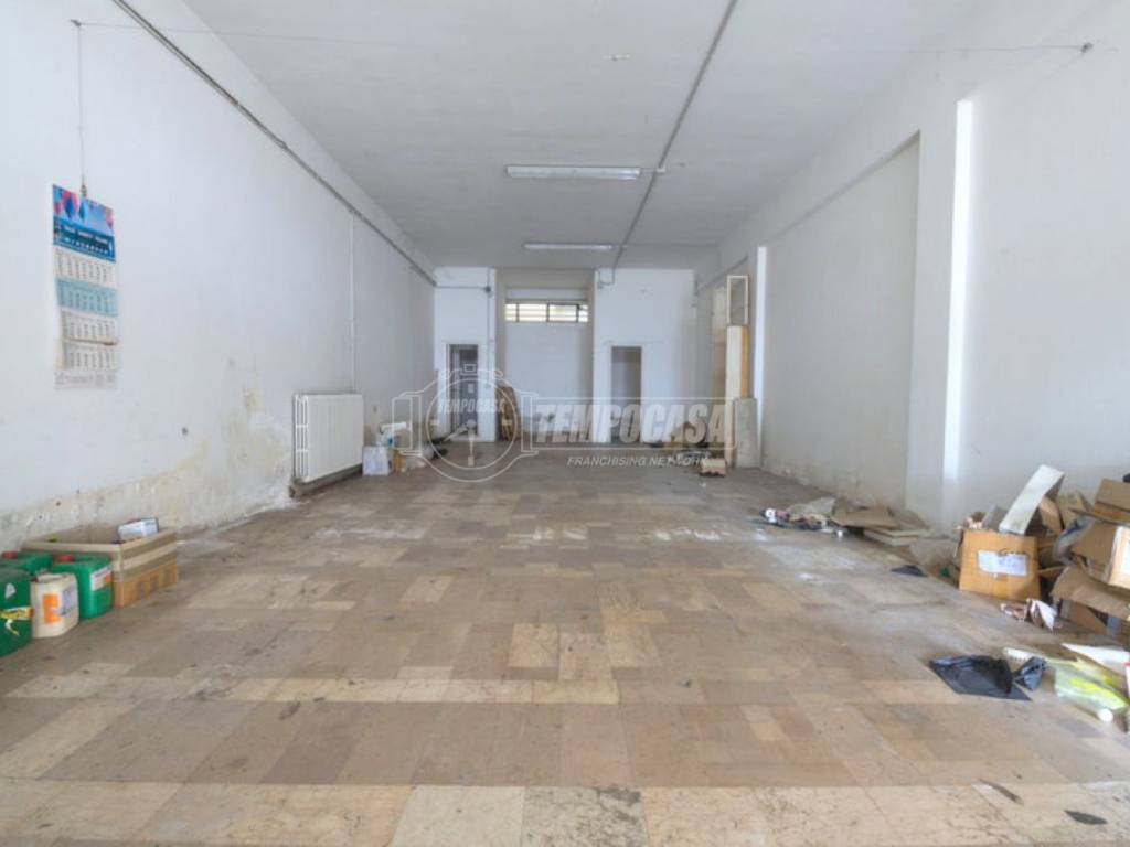 locale commerciale in vendita a Porto Sant'Elpidio