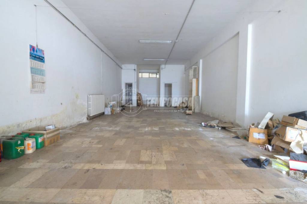 locale commerciale in vendita a Porto Sant'Elpidio