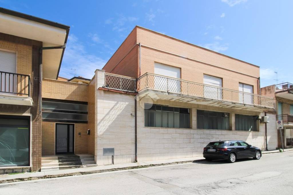 negozio in vendita a Porto Sant'Elpidio