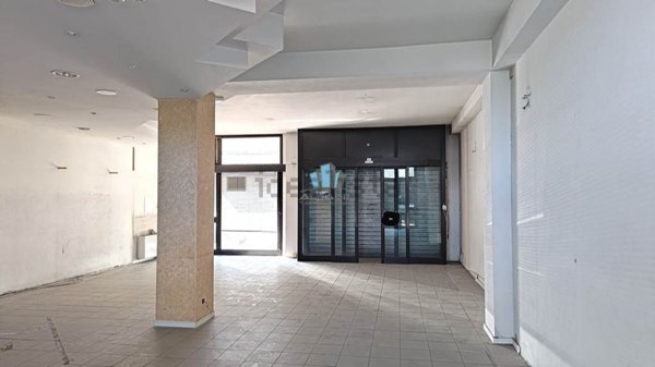 locale commerciale in vendita a Porto Sant'Elpidio