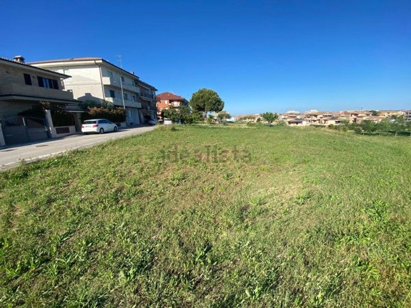terreno edificabile in vendita a Porto Sant'Elpidio