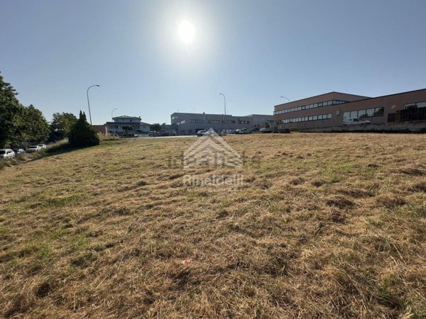 terreno edificabile in vendita a Porto Sant'Elpidio