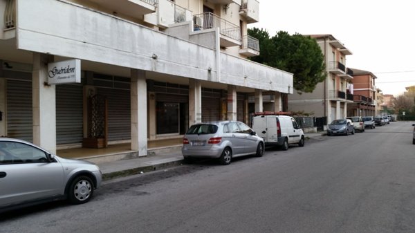 negozio in vendita a Porto Sant'Elpidio