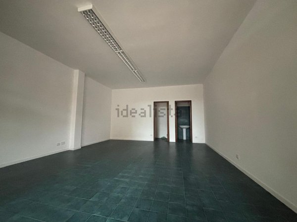 locale commerciale in vendita a Porto Sant'Elpidio