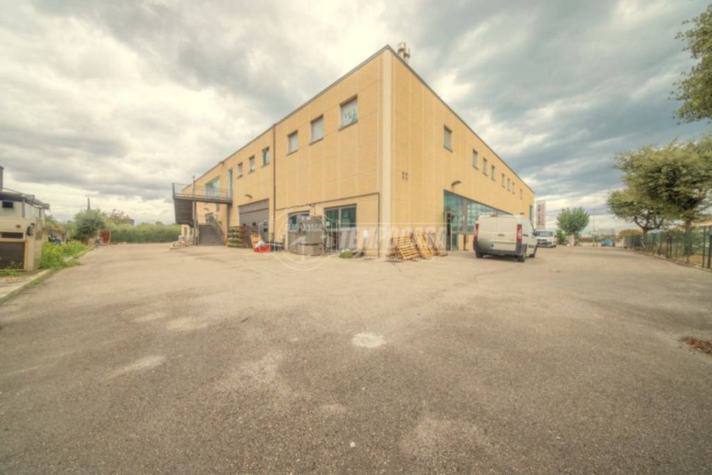 negozio in vendita a Porto Sant'Elpidio