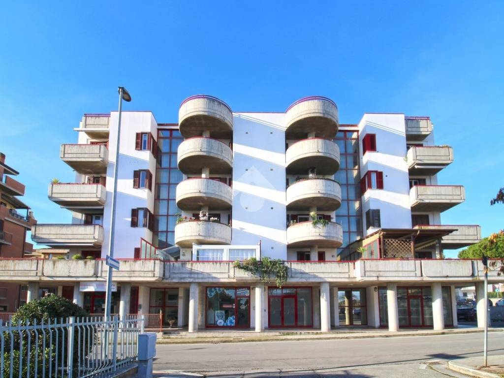 negozio in vendita a Porto Sant'Elpidio