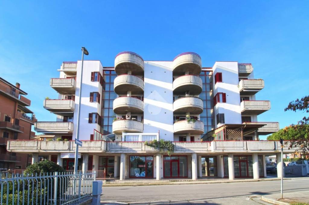 negozio in vendita a Porto Sant'Elpidio