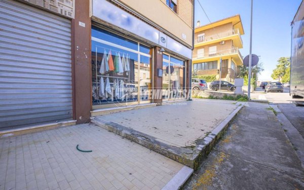 negozio in vendita a Porto Sant'Elpidio