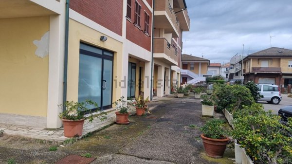 locale commerciale in vendita a Porto Sant'Elpidio
