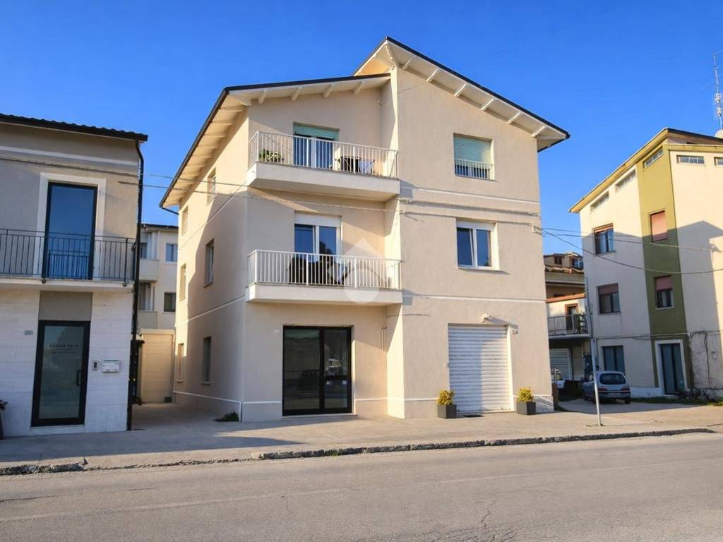 negozio in vendita a Porto Sant'Elpidio