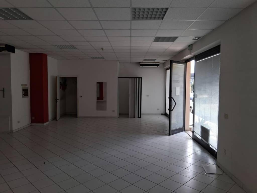 negozio in vendita a Porto Sant'Elpidio