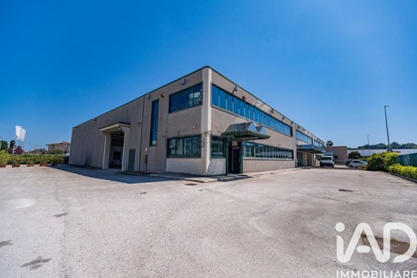 locale di sgombero in vendita a Porto Sant'Elpidio