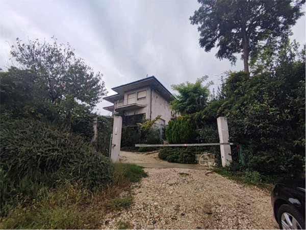 locale di sgombero in vendita a Porto Sant'Elpidio