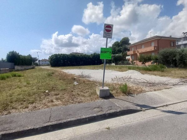 terreno edificabile in vendita a Porto Sant'Elpidio