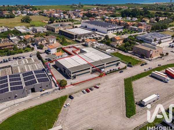 locale commerciale in vendita a Porto Sant'Elpidio