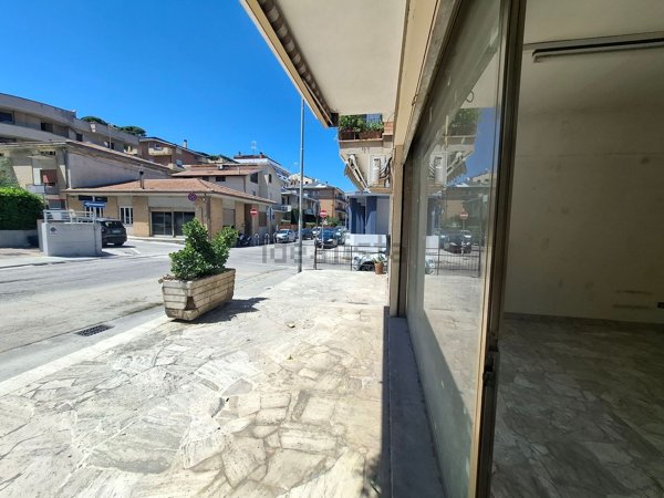 locale commerciale in vendita a Porto Sant'Elpidio