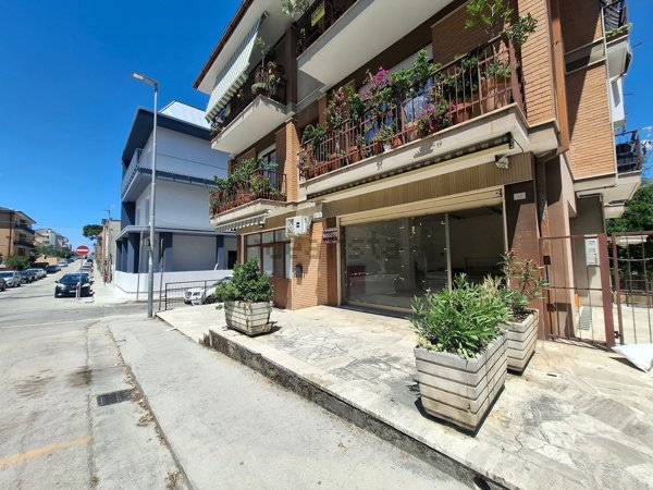 locale commerciale in vendita a Porto Sant'Elpidio