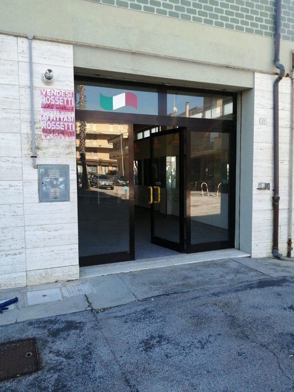 locale commerciale in vendita a Porto Sant'Elpidio