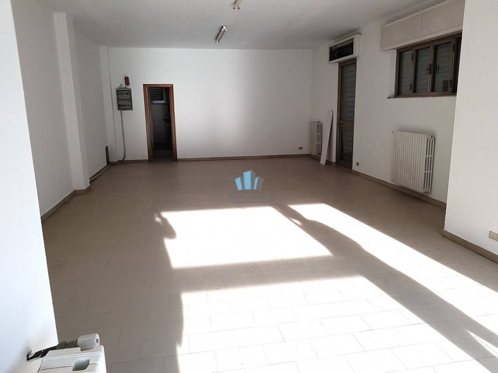 locale commerciale in vendita a Porto Sant'Elpidio