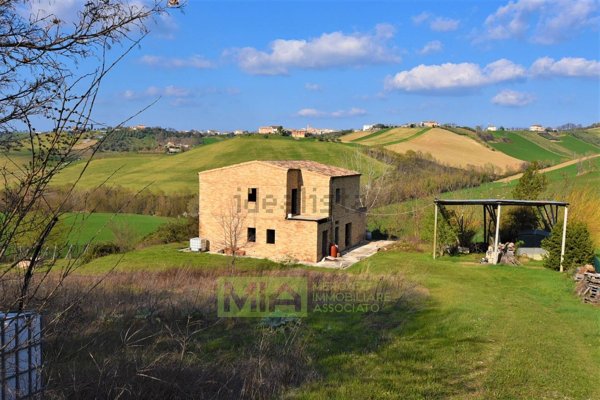 casale in vendita a Rapagnano