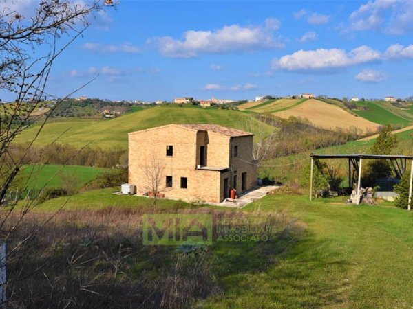 casa indipendente in vendita a Rapagnano