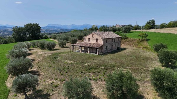casa indipendente in vendita a Rapagnano