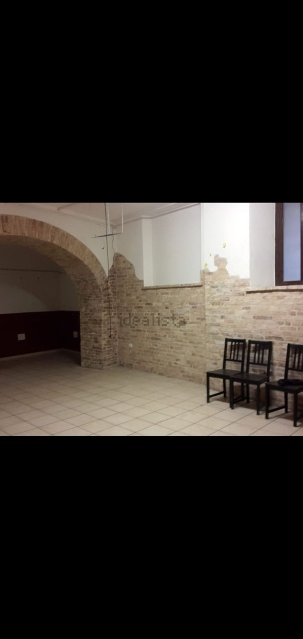 locale commerciale in vendita a Rapagnano