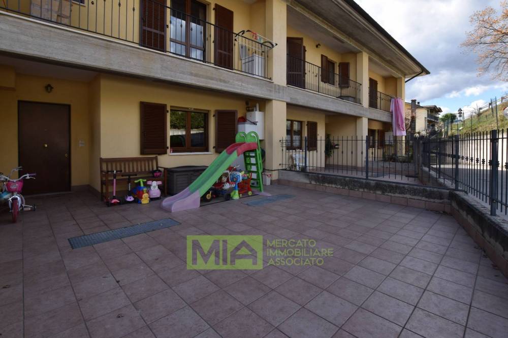 casa indipendente in vendita a Santa Vittoria in Matenano in zona Ponte Maglio