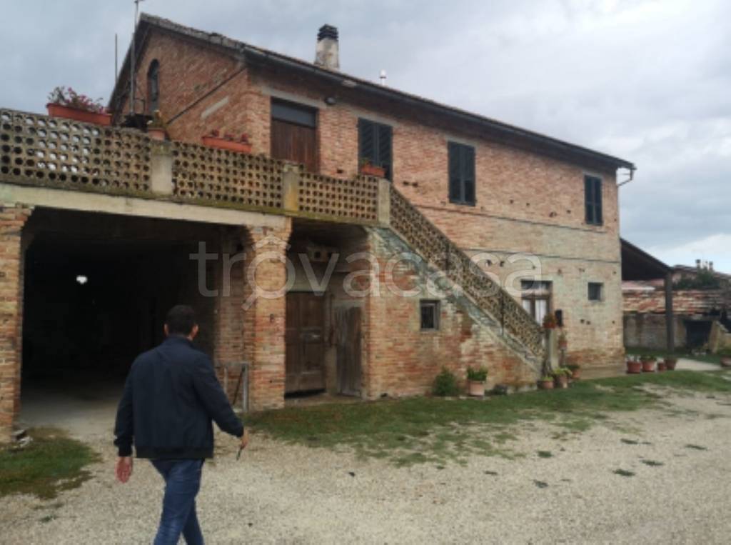 appartamento in vendita a Santa Vittoria in Matenano in zona Ponte Maglio