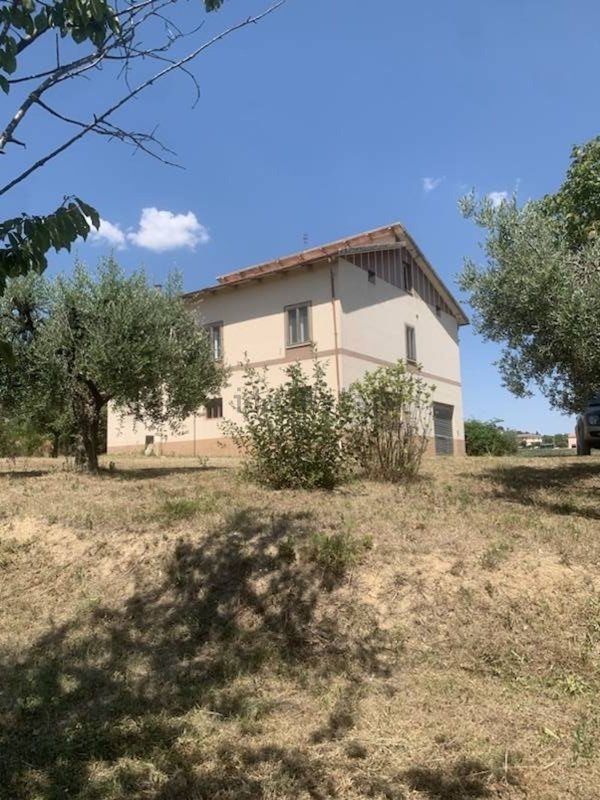 casa indipendente in vendita a Santa Vittoria in Matenano