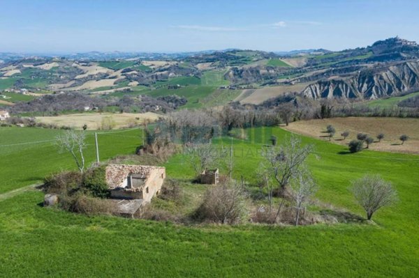 casa indipendente in vendita a Santa Vittoria in Matenano