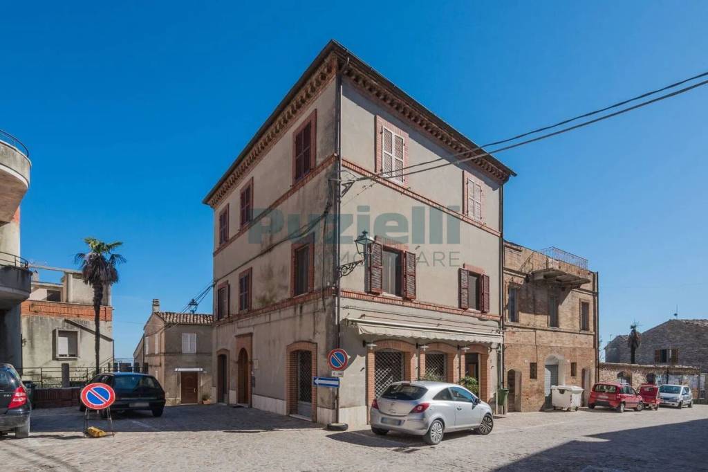 casa indipendente in vendita a Santa Vittoria in Matenano