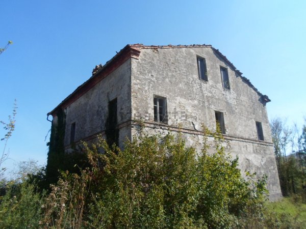 casa indipendente in vendita a Santa Vittoria in Matenano