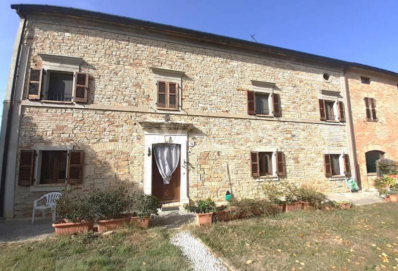 casa indipendente in vendita a Santa Vittoria in Matenano