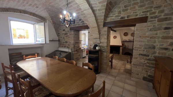 casa indipendente in vendita a Santa Vittoria in Matenano