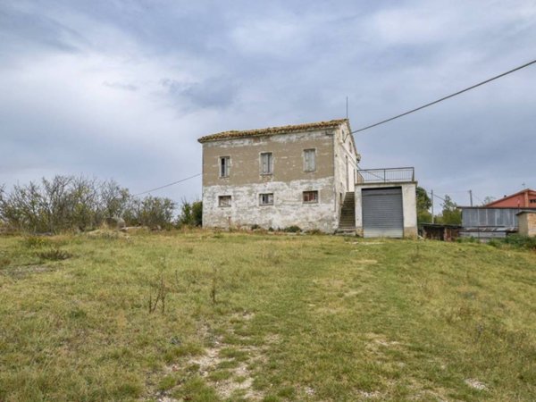 casa indipendente in vendita a Santa Vittoria in Matenano