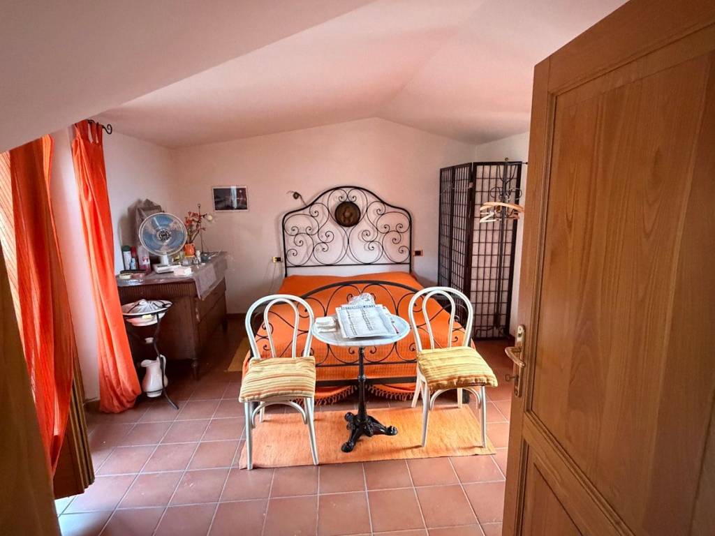 casa indipendente in vendita a Santa Vittoria in Matenano