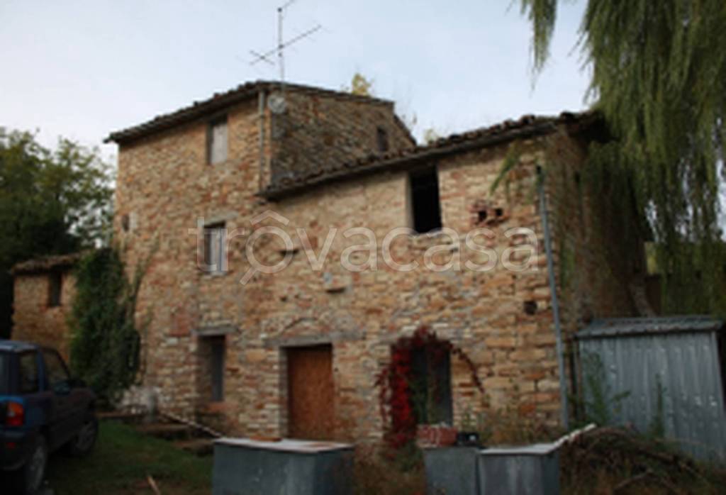 casa indipendente in vendita a Santa Vittoria in Matenano