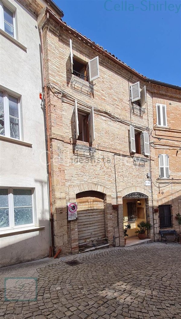 casa indipendente in vendita a Santa Vittoria in Matenano