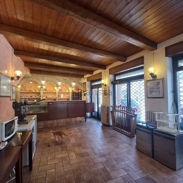 casa indipendente in vendita a Santa Vittoria in Matenano