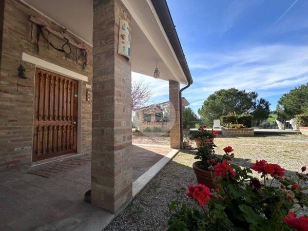 casa indipendente in vendita a Sant'Elpidio a Mare in zona Luce