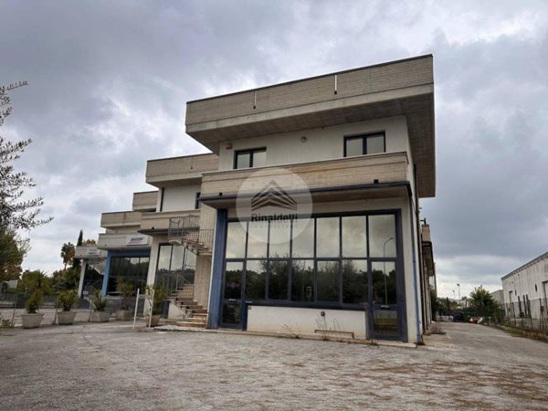 locale commerciale in vendita a Sant'Elpidio a Mare