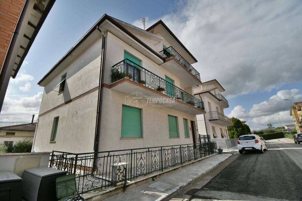 appartamento in vendita a Sant'Elpidio a Mare in zona Cretarola
