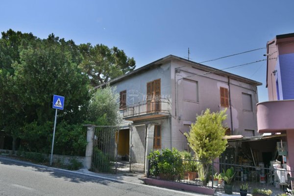 casa indipendente in vendita a Sant'Elpidio a Mare in zona Bivio Cascinare