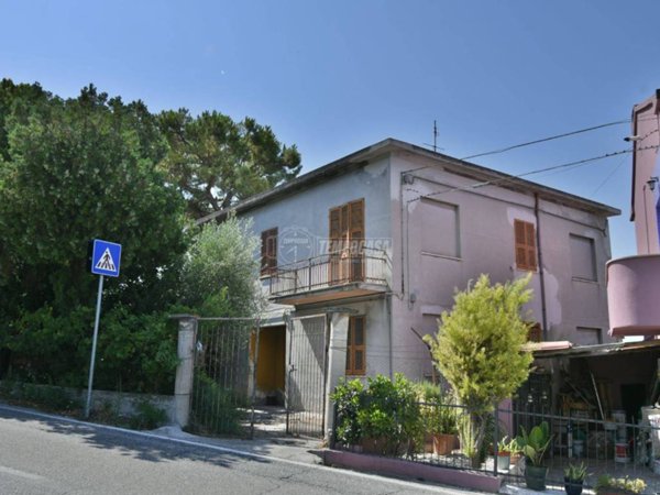 casa indipendente in vendita a Sant'Elpidio a Mare in zona Bivio Cascinare
