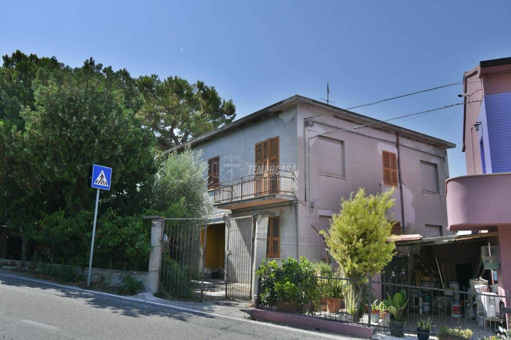 casa indipendente in vendita a Sant'Elpidio a Mare in zona Cascinare