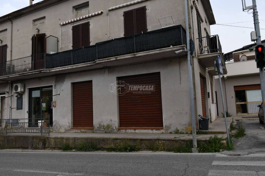 negozio in vendita a Sant'Elpidio a Mare in zona Castellano