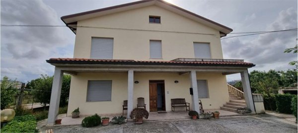 casa indipendente in vendita a Sant'Elpidio a Mare in zona Luce